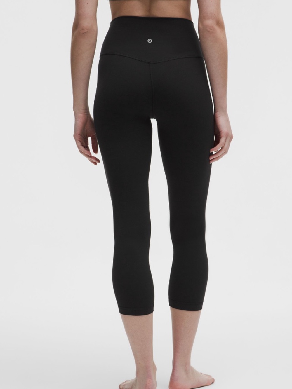 🖤lululemon athletica Black High-Rise Capris